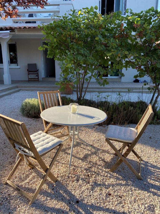 Appartement Rez De Villa Proche Port Et Plages De Sanary 외부 사진